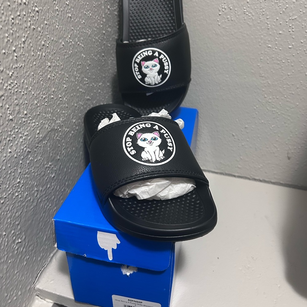 Black Slides with Cat Design
